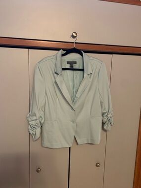 Cropped Classic Ruched-Sleeve Blazer size XXL by Suzy Sheir